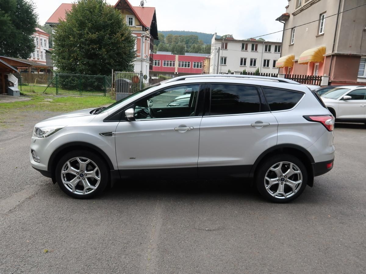 Ford Kuga, 2,0TDCi,110kw,AP,4x4,18ALU - fotka 6