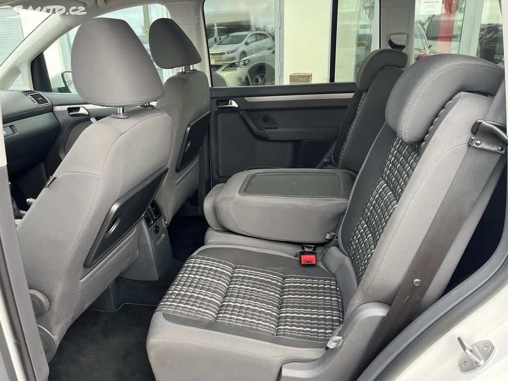 Volkswagen Touran, fotka 11