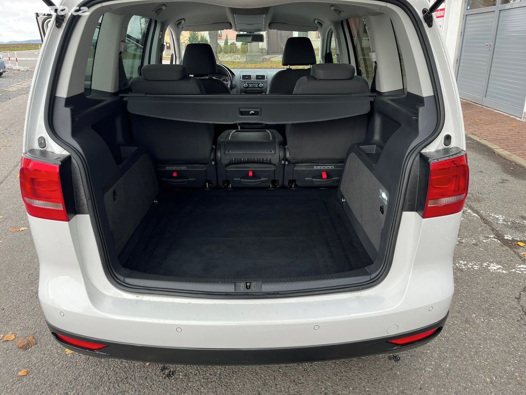 Volkswagen Touran, fotka 12