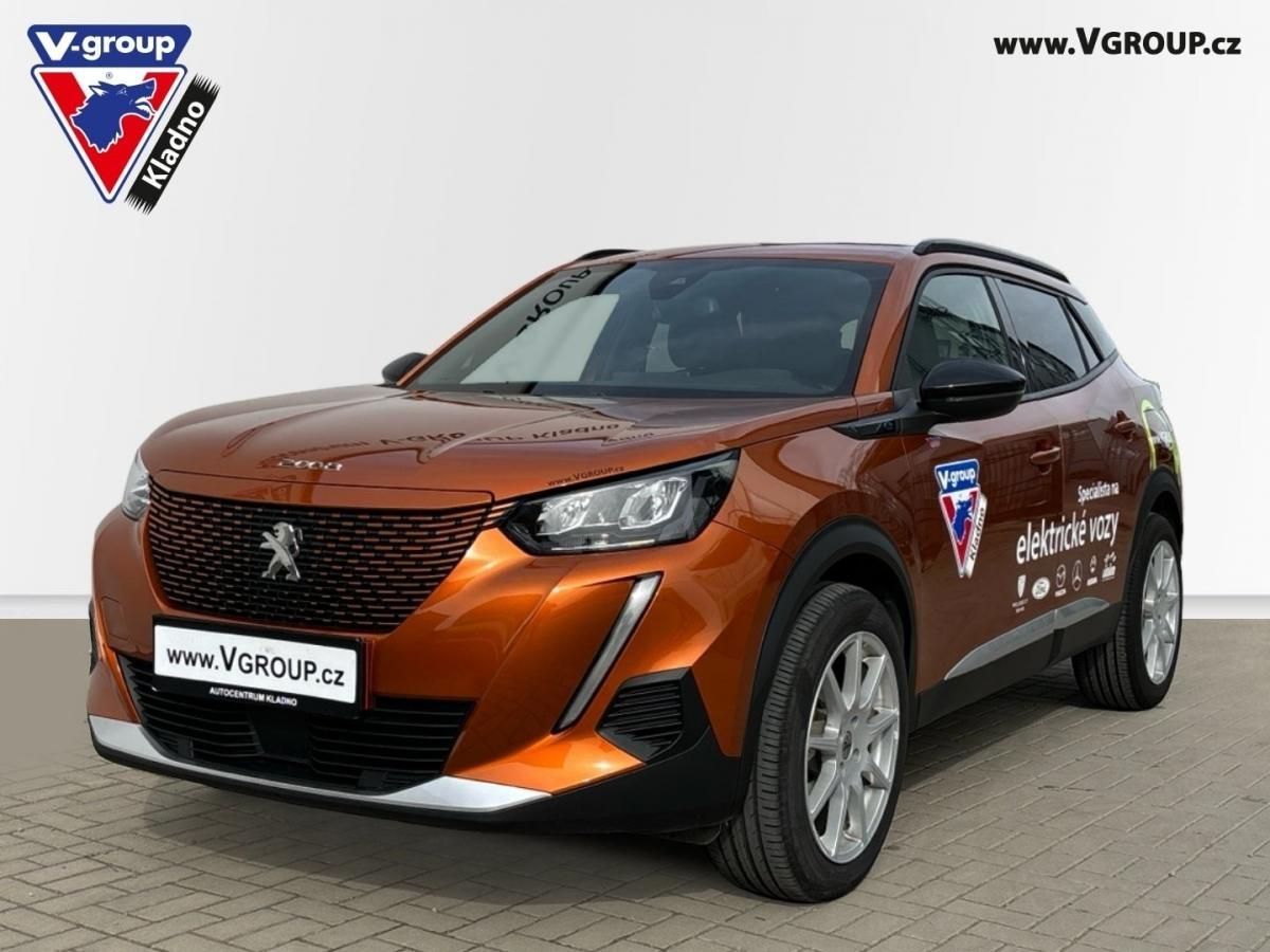 Peugeot 2008, e-ALLURE elektro dojezd 320 Km - fotka 2