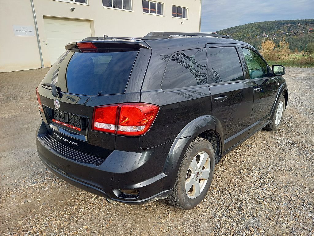 Fiat Freemont, 2.0Mjt klima+alu.kola+7míst - fotka 3