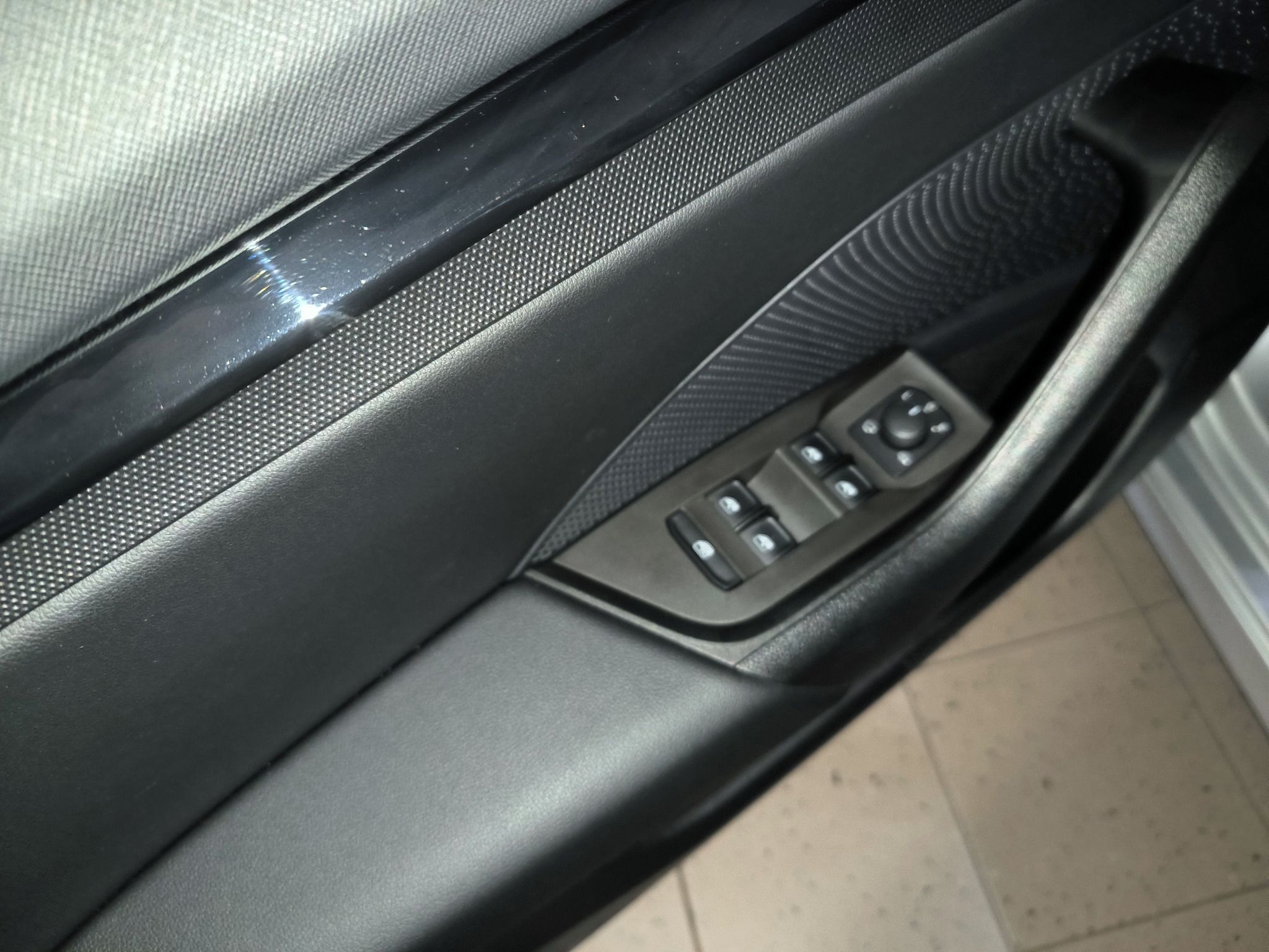 Škoda Octavia, 2,0TDi 85kW Ambition - fotka 5