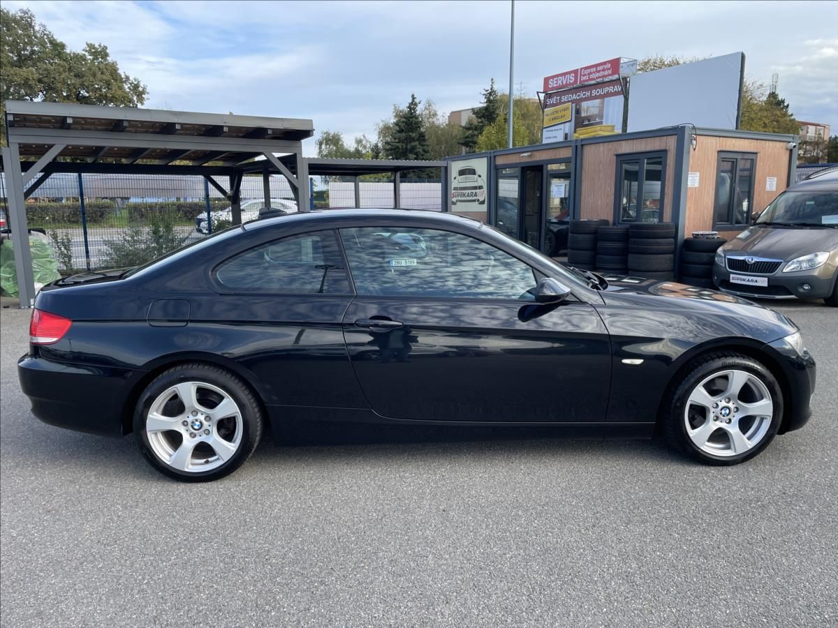 BMW Řada 3, 320d Coupé Xenony*Vyhř.Sedadla - fotka 4