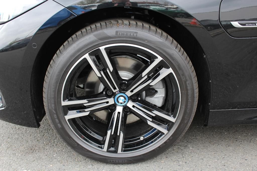 BMW Řada 3, 330e xDrive Sedan - fotka 6
