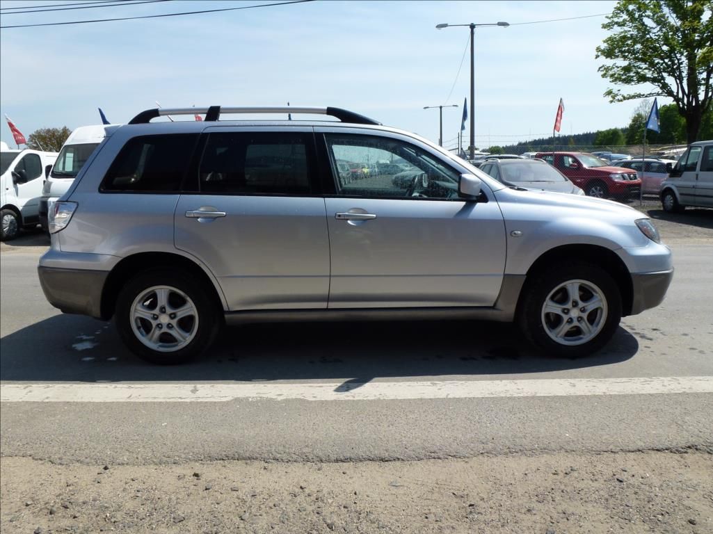 Mitsubishi Outlander, 2,0 16V LPG! Kůže,4x4  4WD INT - fotka 6