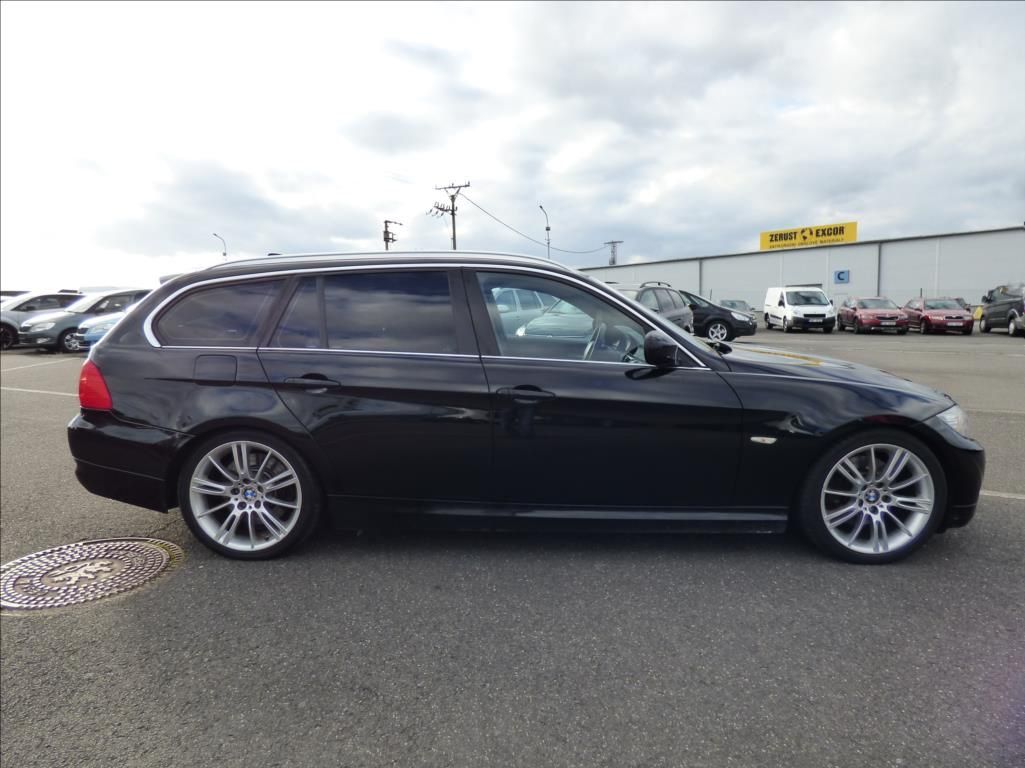 BMW Řada 3, 3,0 330d,M-Paket,Bi-Xenon,Navi - fotka 2