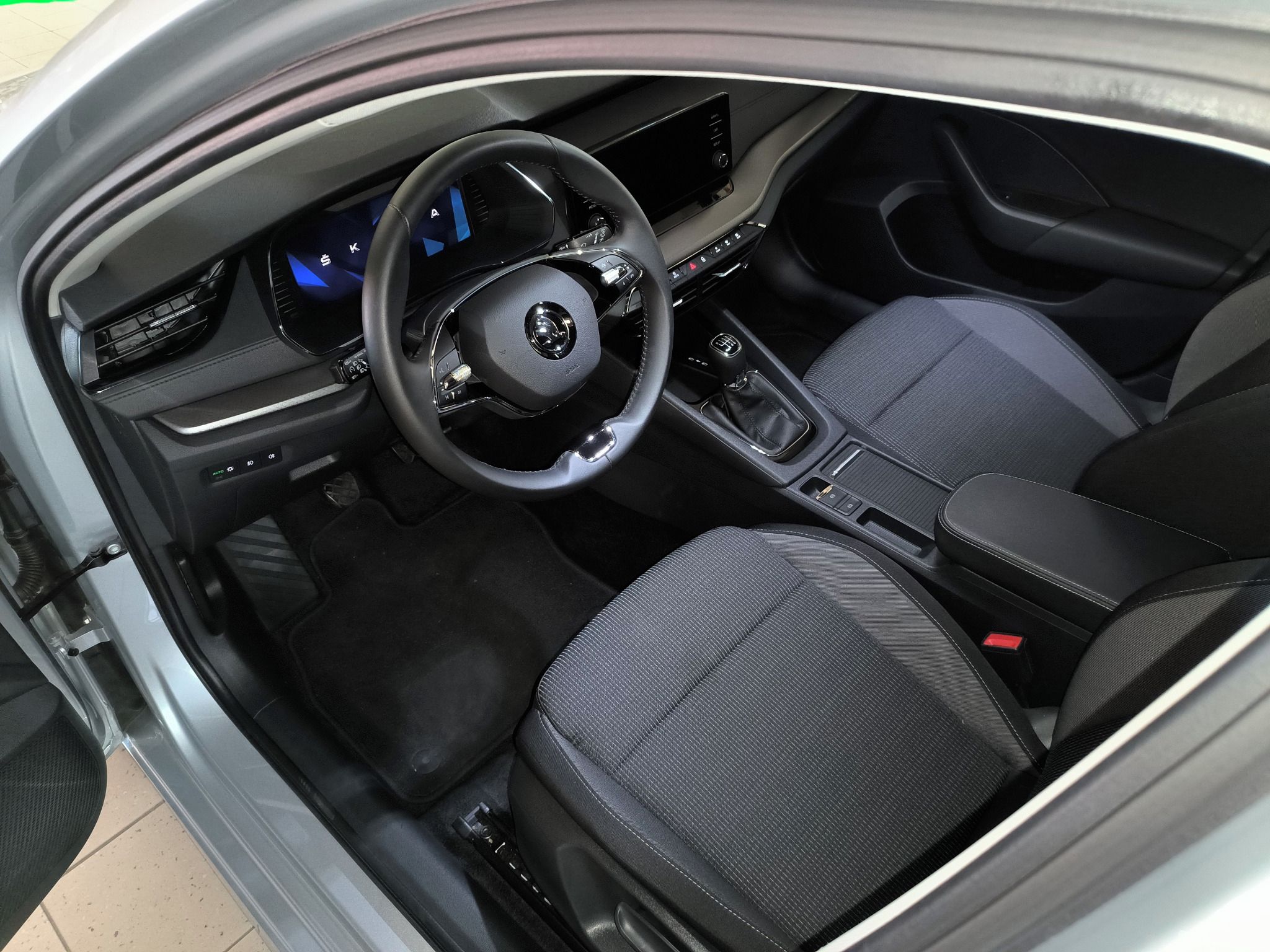 Škoda Octavia, 2,0TDi 85kW Ambition - fotka 3