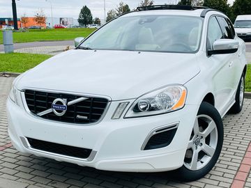 Obrázek k inzerátu: Volvo XC60, 2.4D 4x4 AUT R-DESIGN SERVISKA