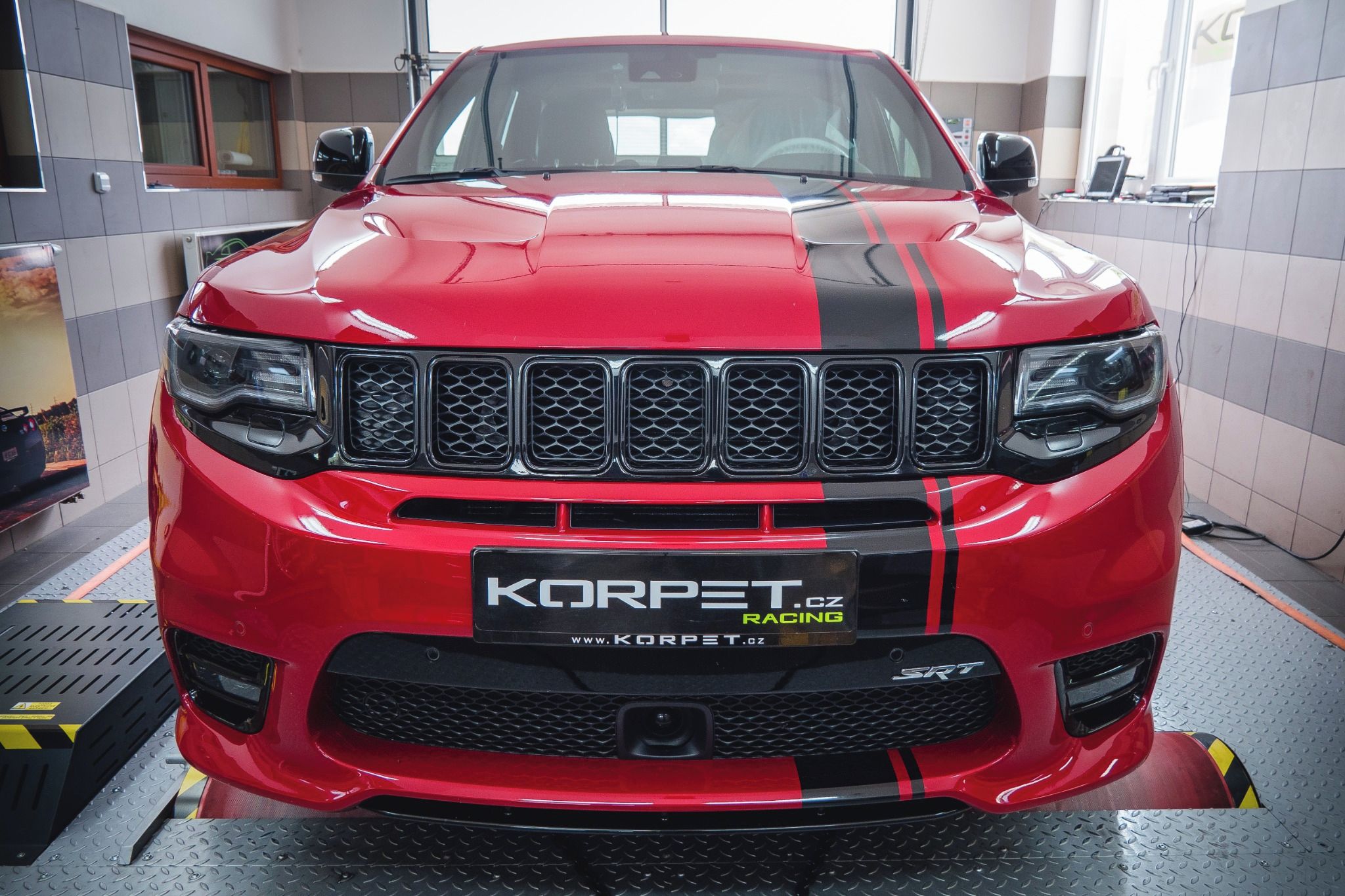 Jeep Grand Cherokee, SRT 6.4 V8 Kompresor 600HP - fotka 2
