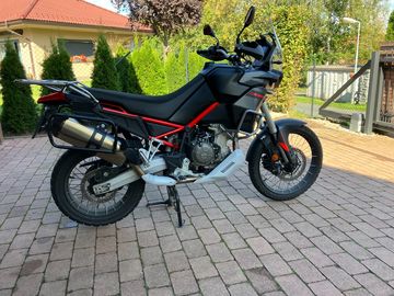 Obrázek k inzerátu: Aprilia Tuareg, s kompletní výbavou