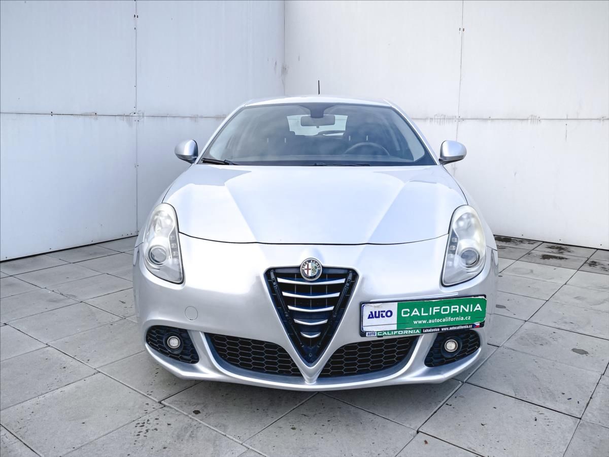 Alfa Romeo Giulietta, 1,6 JTD AUT. KLIMA TEMPOMAT - fotka 3