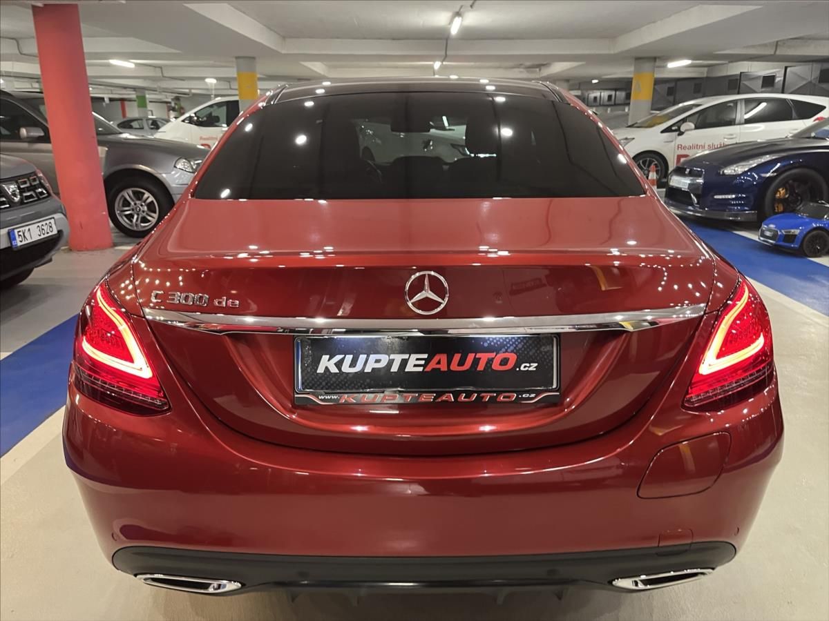 Mercedes-Benz Třídy C, 2,0 C 300 de - fotka 6