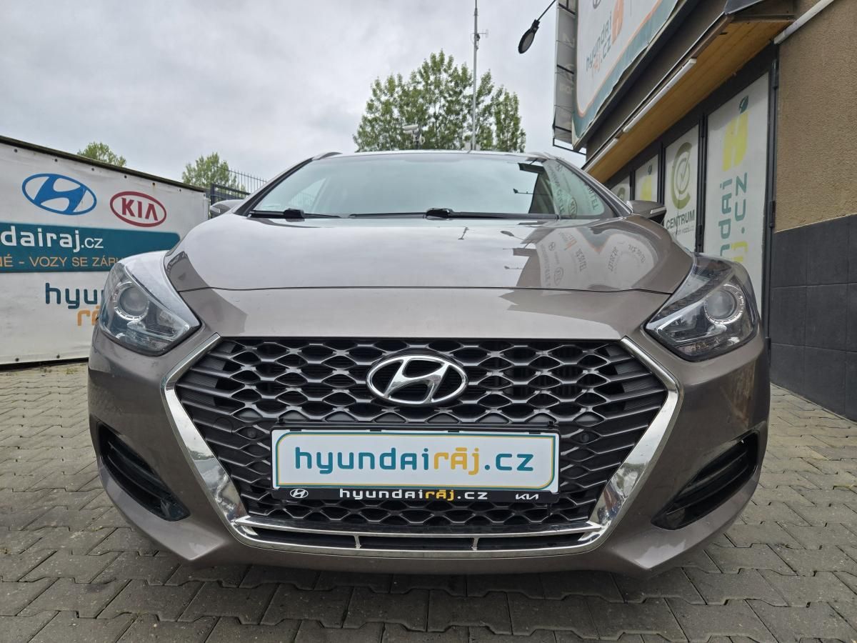 Hyundai i40, 1.6-DPH-NOVÝ MODEL-NAVI-KAMERA