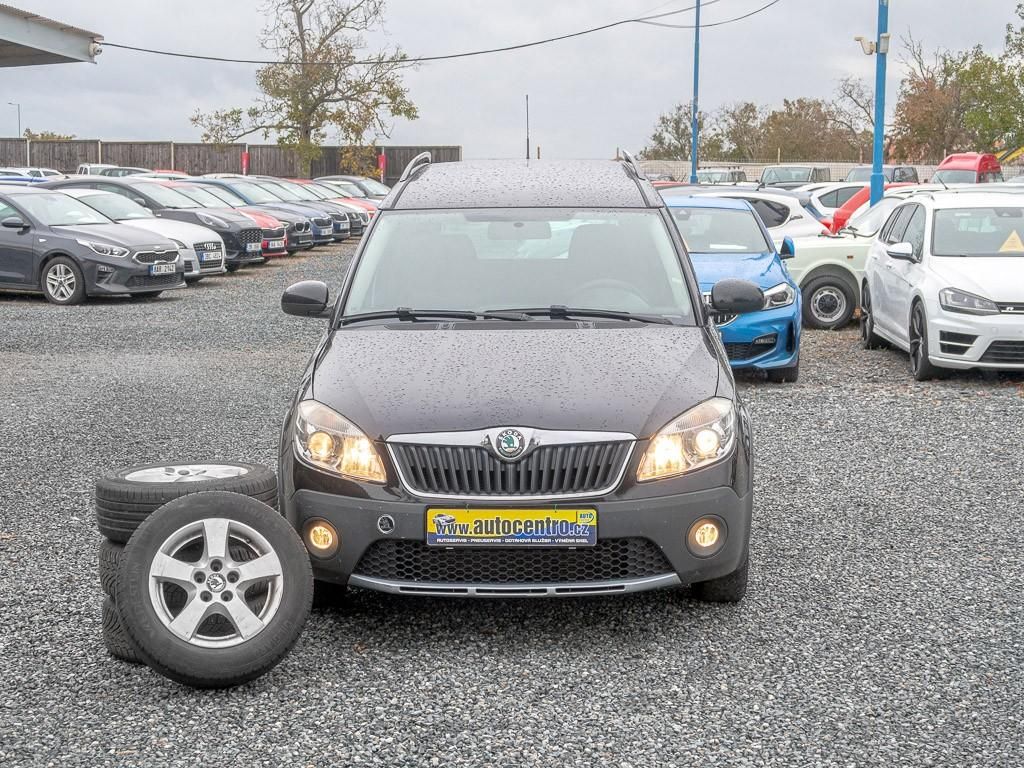 Škoda Roomster, 1.2TSI 63KW – 2x ALU KOLA - fotka 2