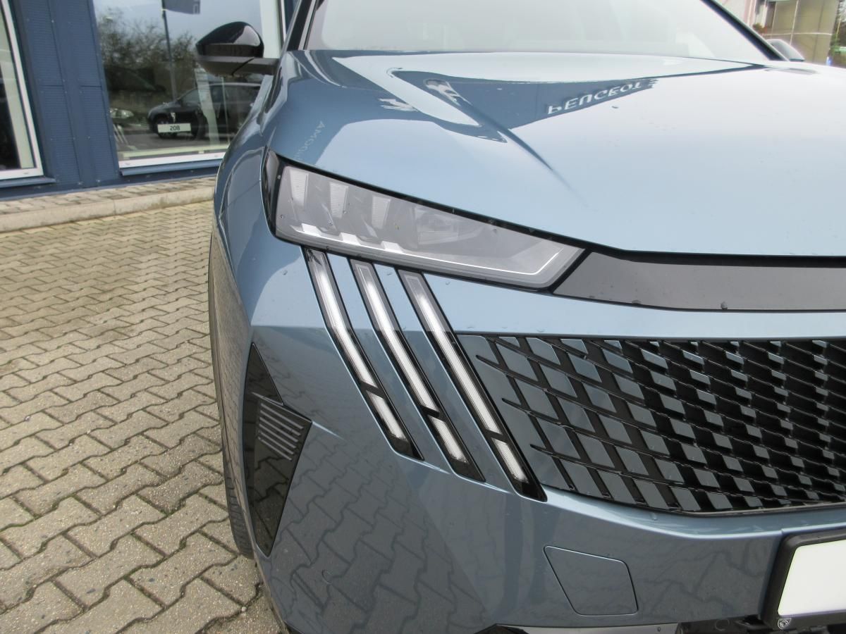 Peugeot 5008, GT Elektromotor 157 kW / 210 k - fotka 2