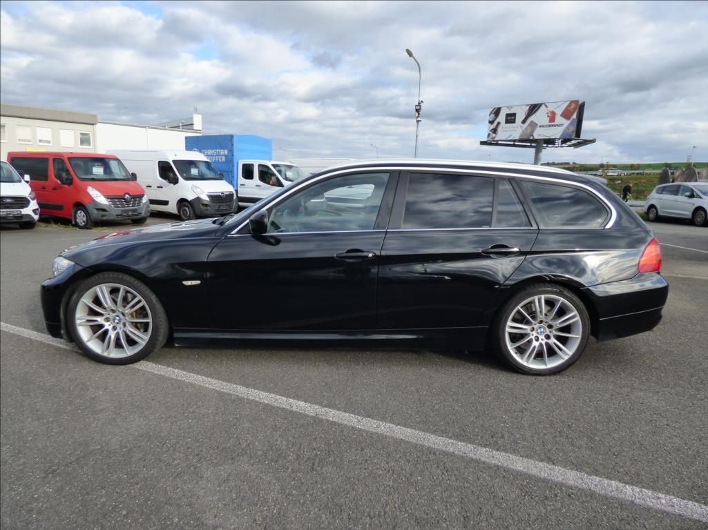 BMW Řada 3, 3,0 330d,M-Paket,Bi-Xenon,Navi - fotka 6