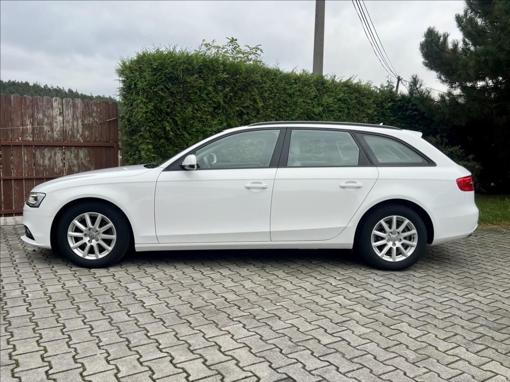 Audi A4, 2,0 TDi KLIMA / NAVI - fotka 2
