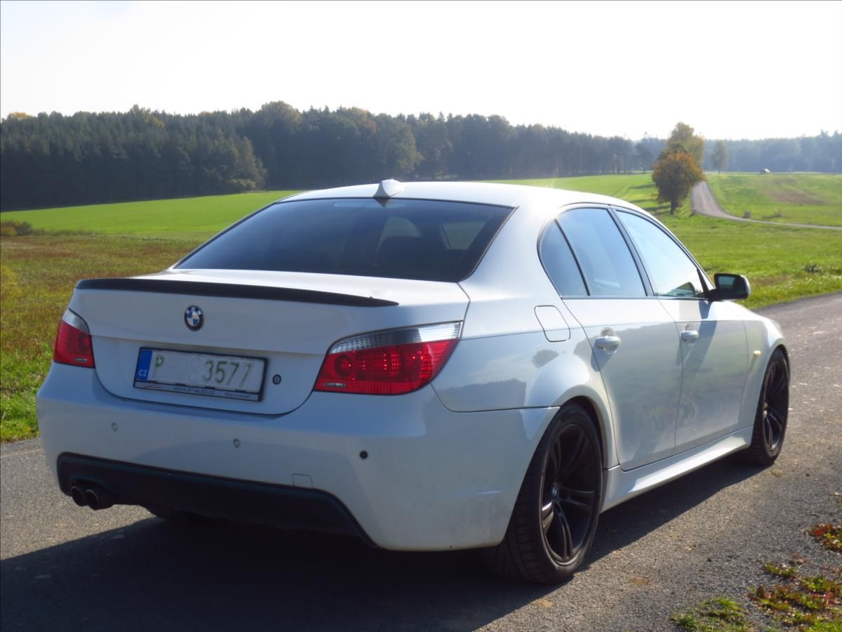 BMW Řada 5, 4,8   550i V8, sbírkový stav - fotka 6
