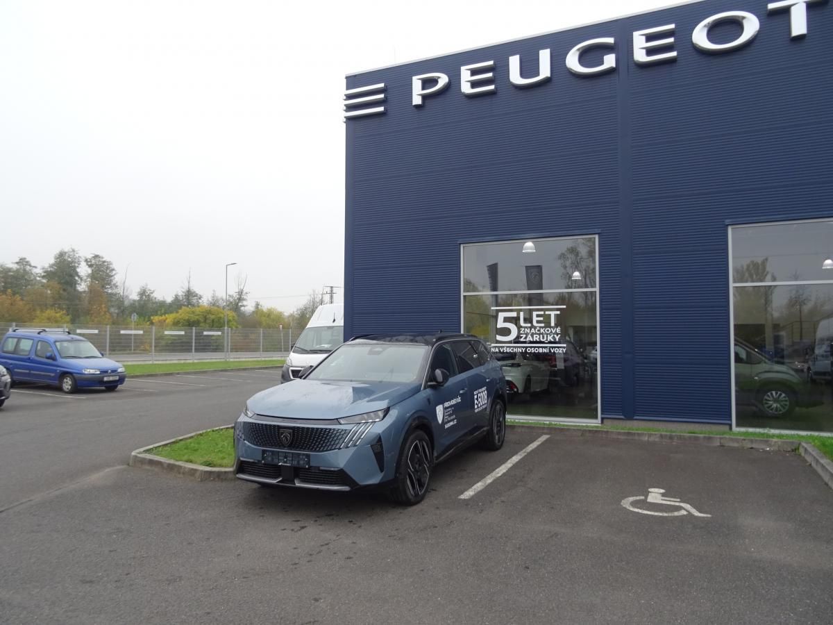Peugeot 5008, e-GT 157 kW/210k (Bat. 73kWh) - fotka 2