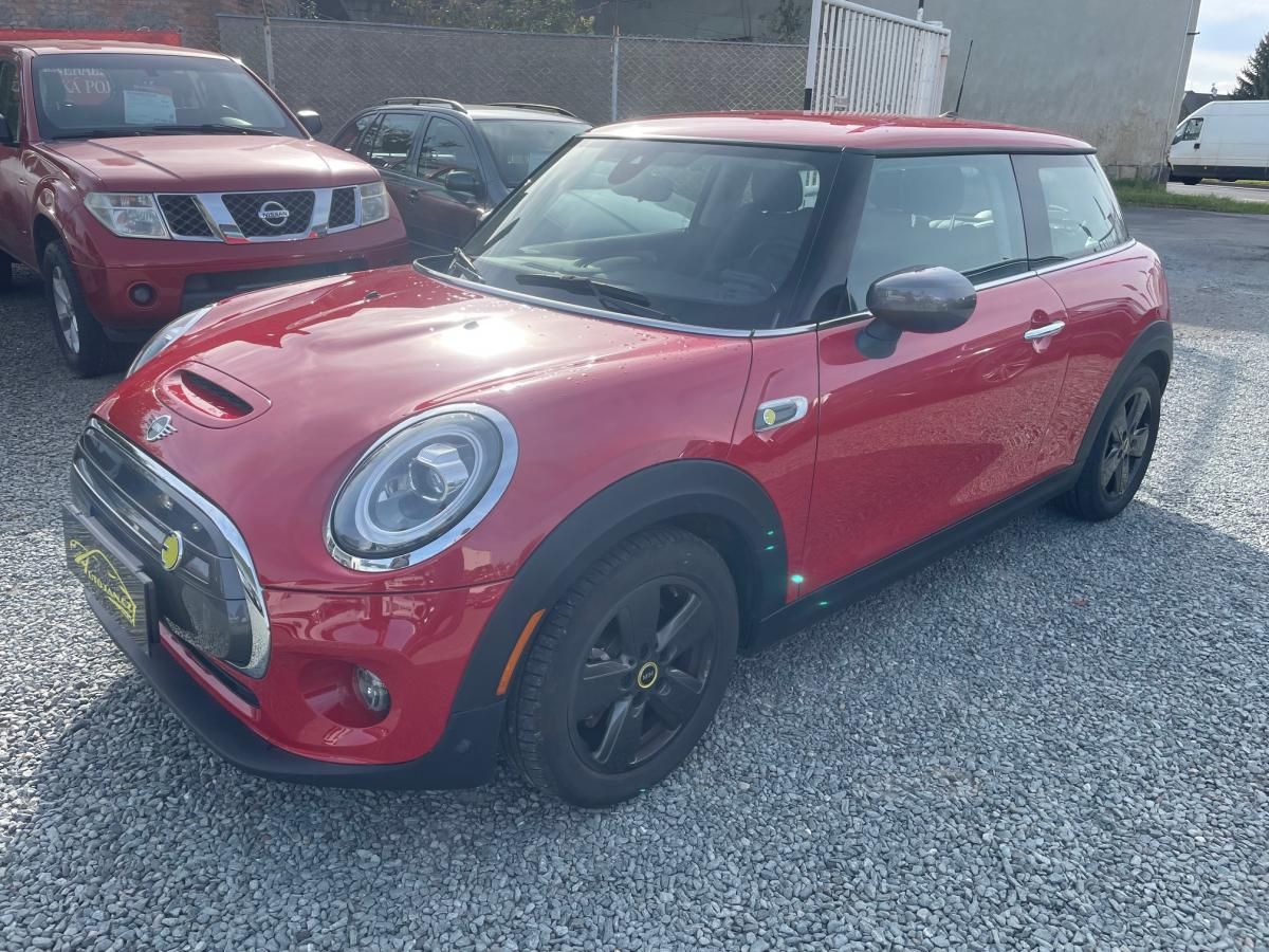 Mini Cooper, SE - fotka 2