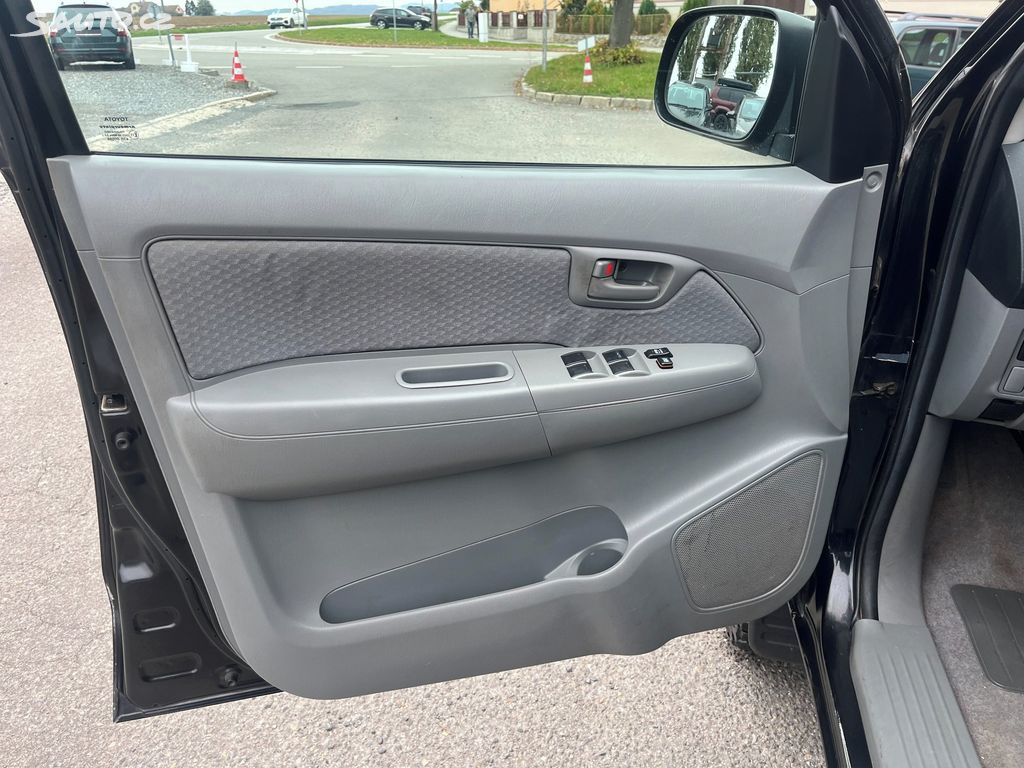 Toyota Hilux, fotka 8