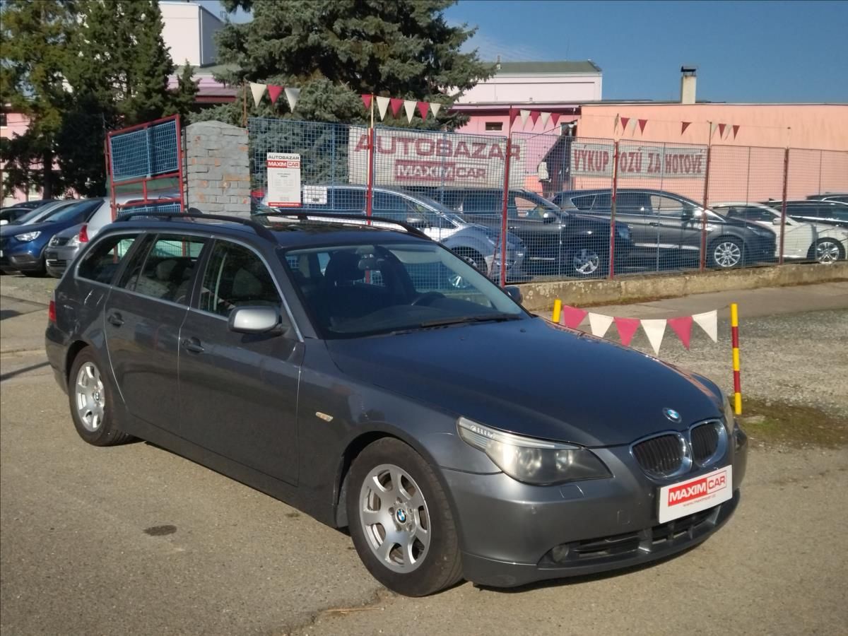 BMW Řada 5, 2,5 525d Touring - fotka 3