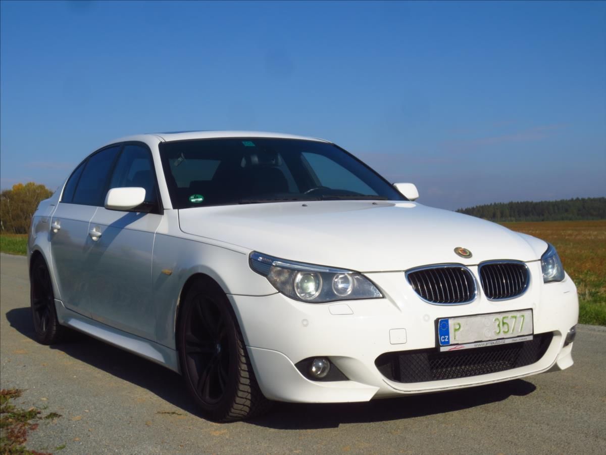 BMW Řada 5, 4,8   550i V8, sbírkový stav - fotka 3