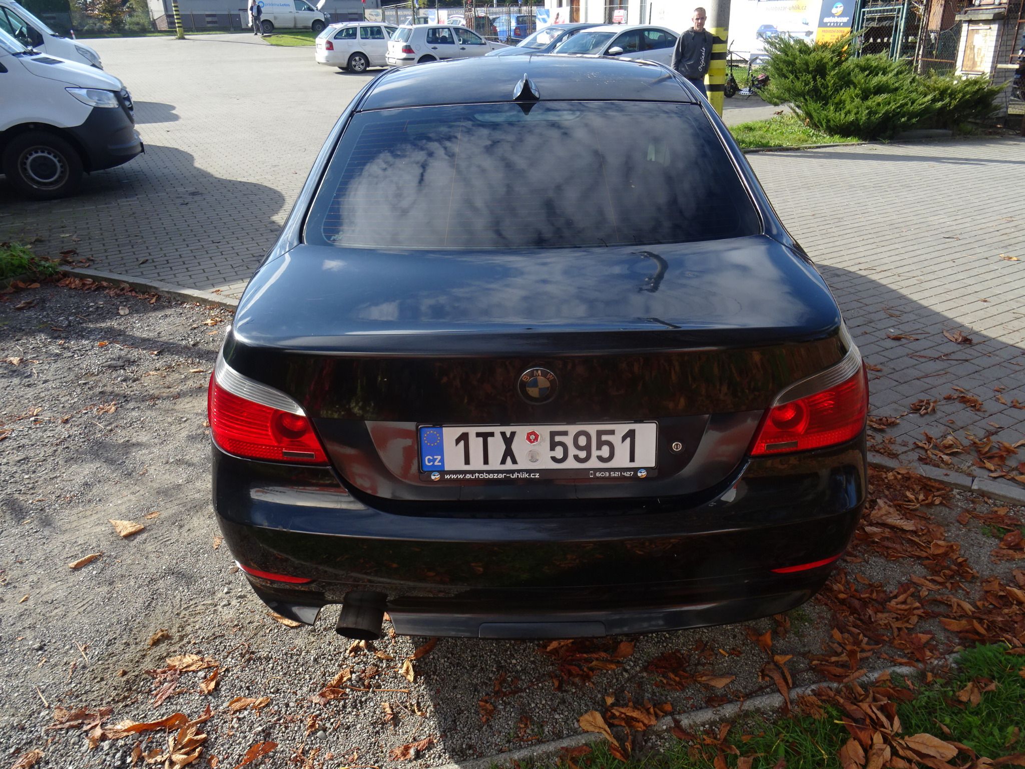 BMW Řada 5, 520D - fotka 6