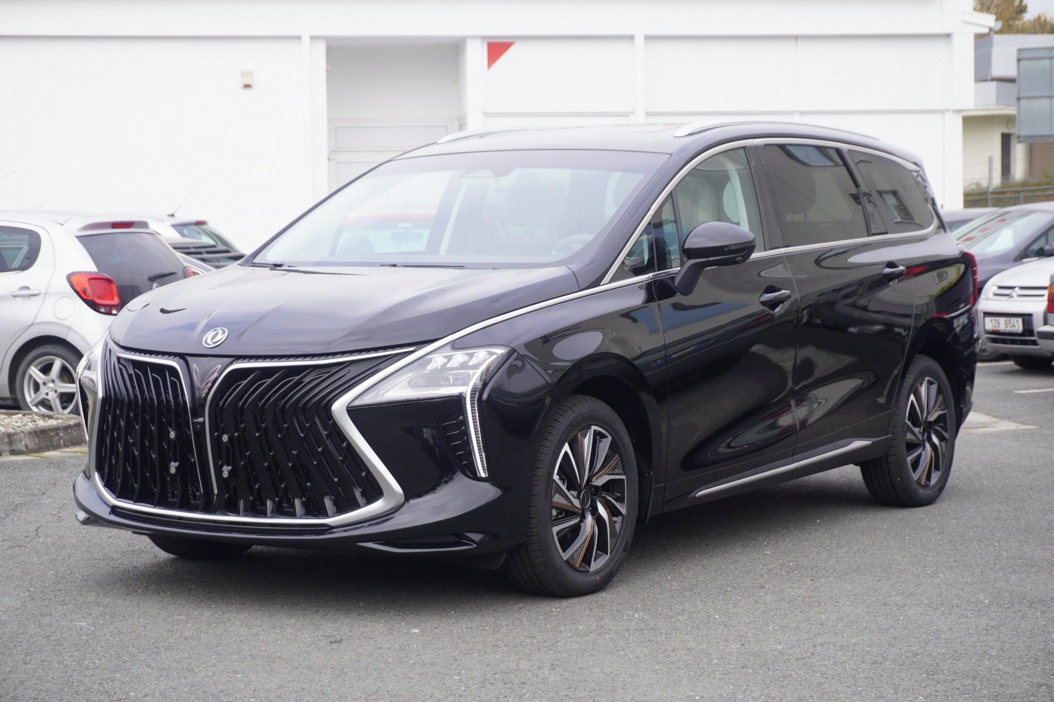 Dongfeng U-Tour, Exclusive 7míst