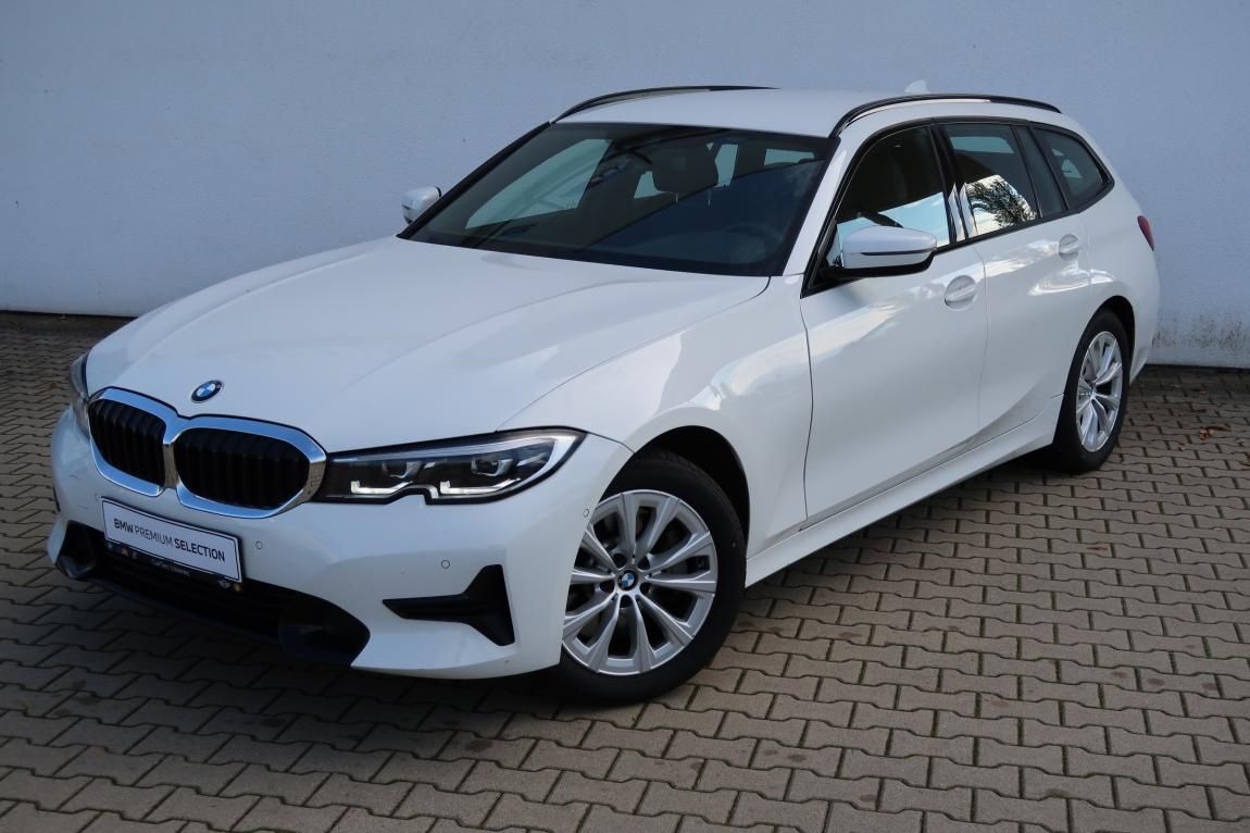 BMW Řada 3, 330i xDrive Touring