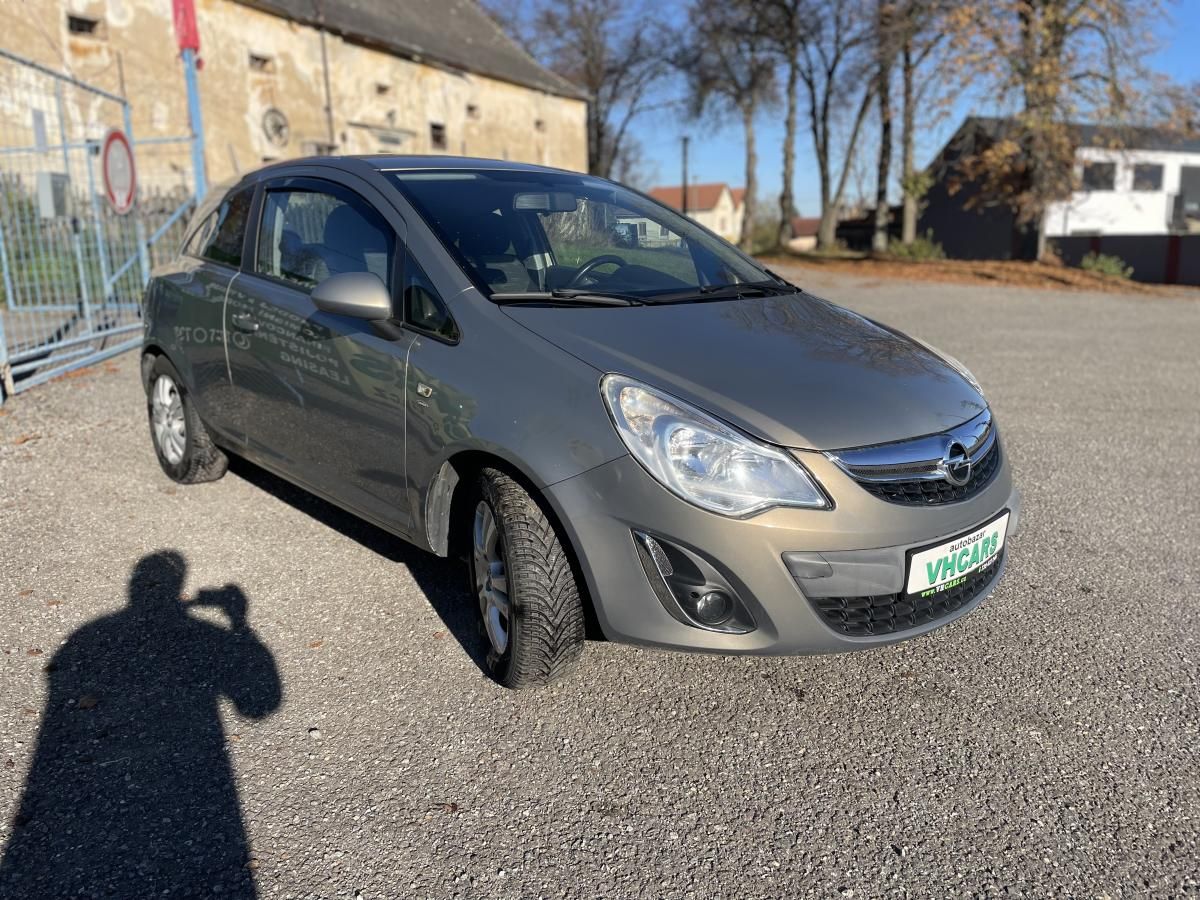 Opel Corsa, 1,2 Klimatizace - fotka 3