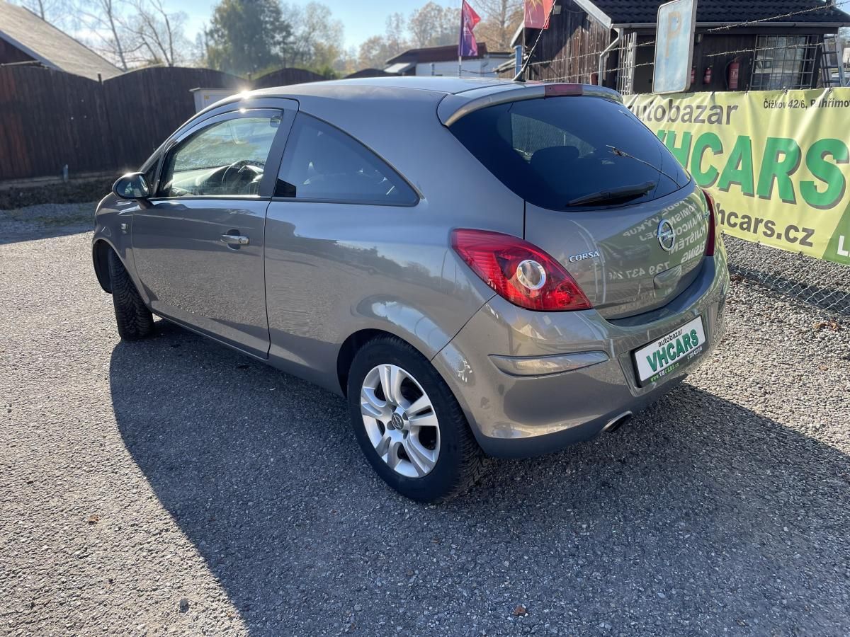 Opel Corsa, 1,2 Klimatizace - fotka 5