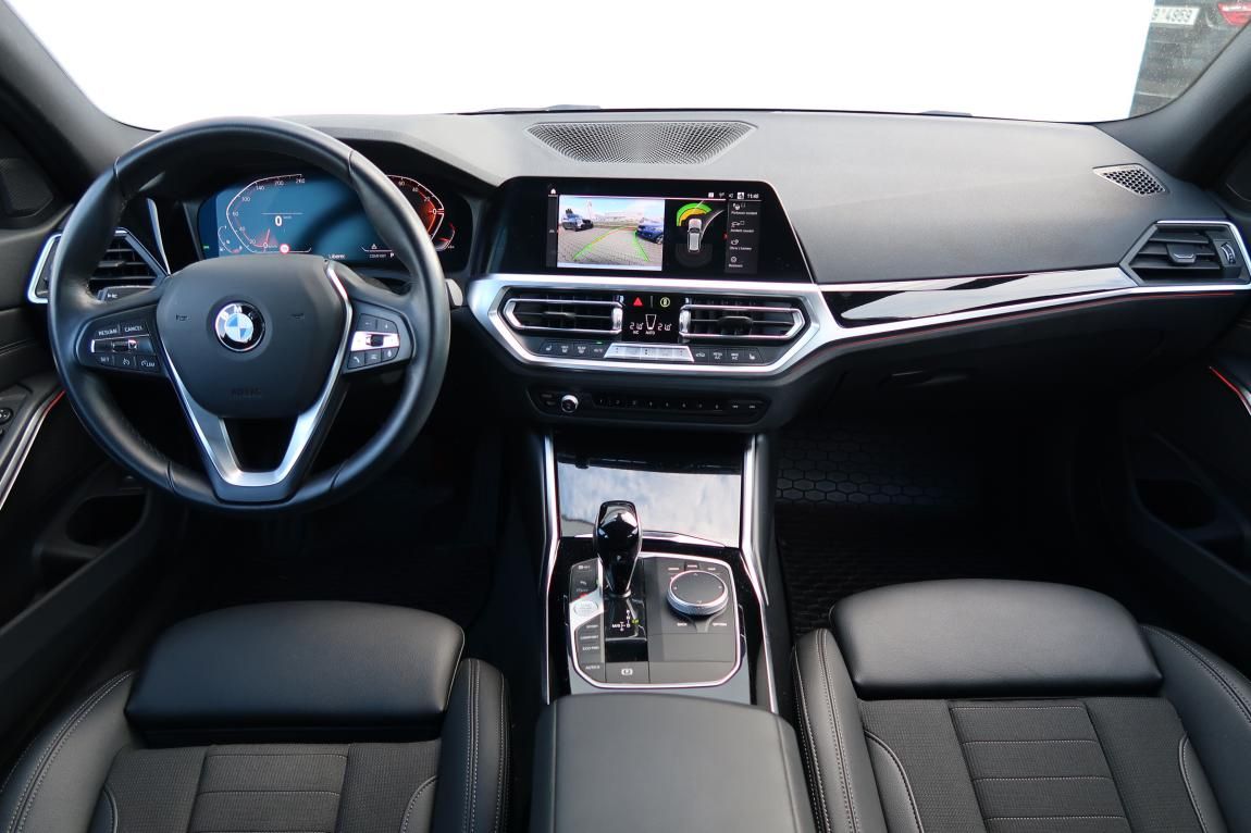BMW Řada 3, 330i xDrive Touring - fotka 4