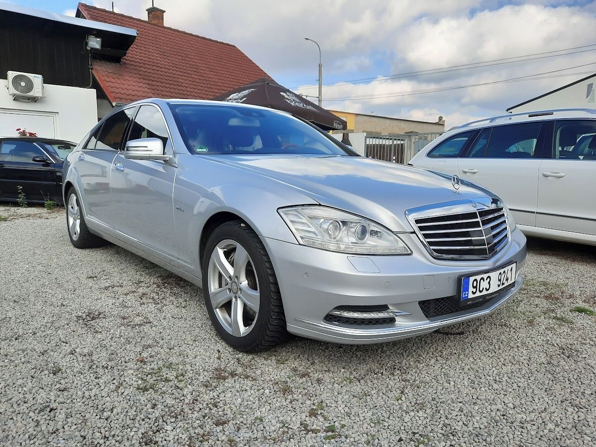 Mercedes-Benz Třídy S, 500 V8 bi turbo - fotka 2