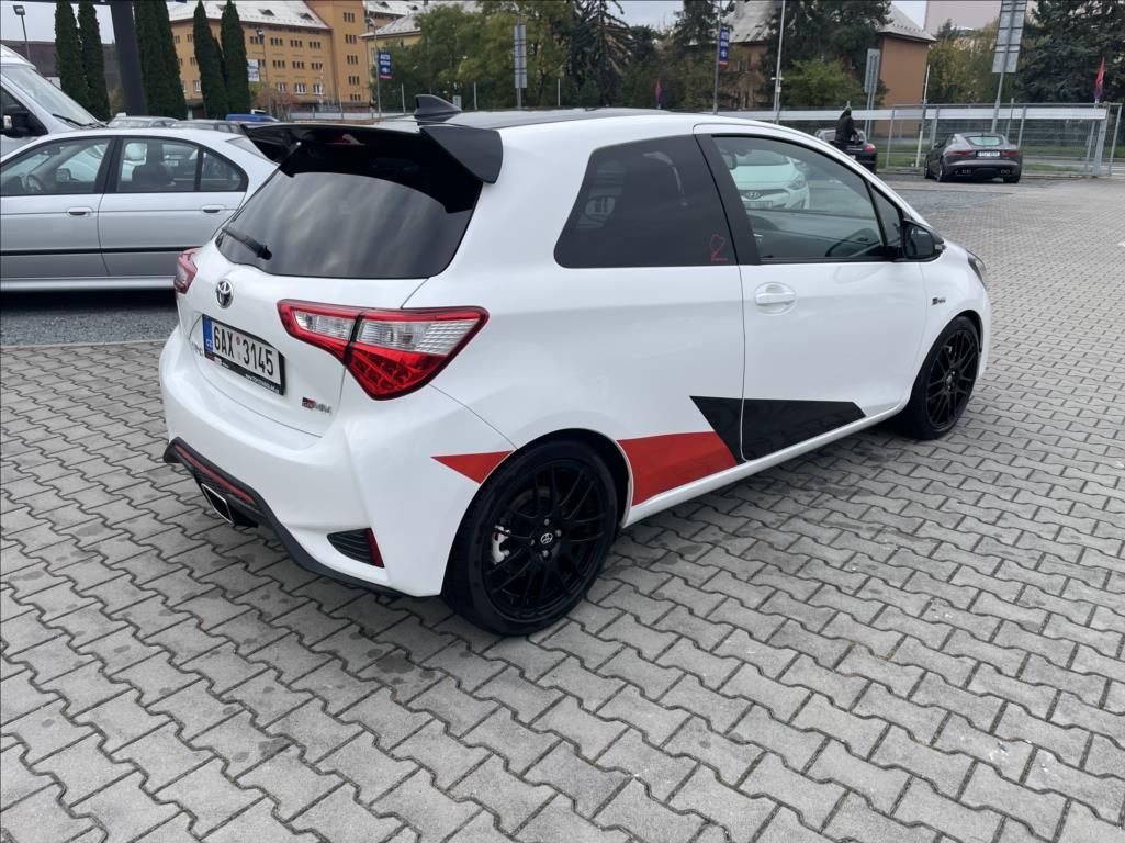 Toyota Yaris, 1,8 GRMN,212PS,ČR,SERVIS - fotka 4