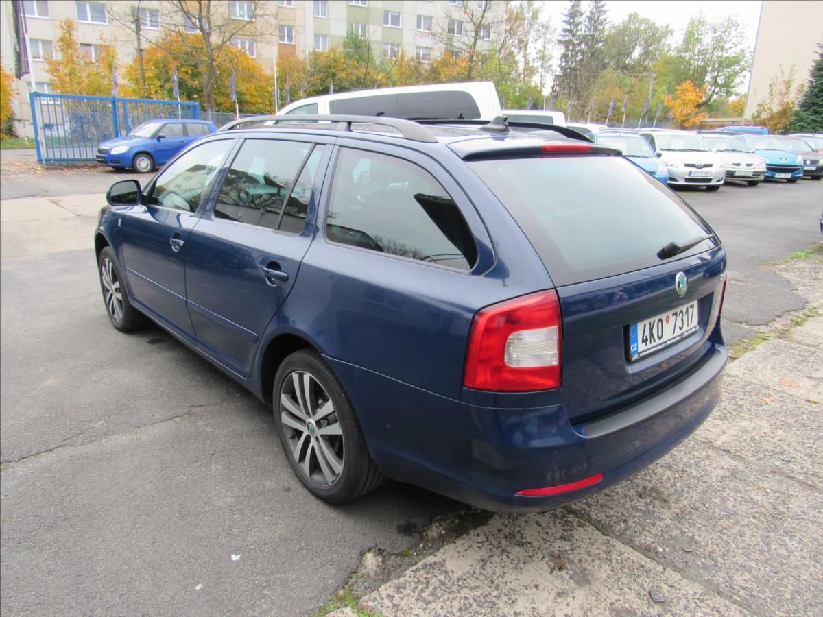 Škoda Octavia, 1,6 TDI CR DPF Ambition Combi - fotka 4