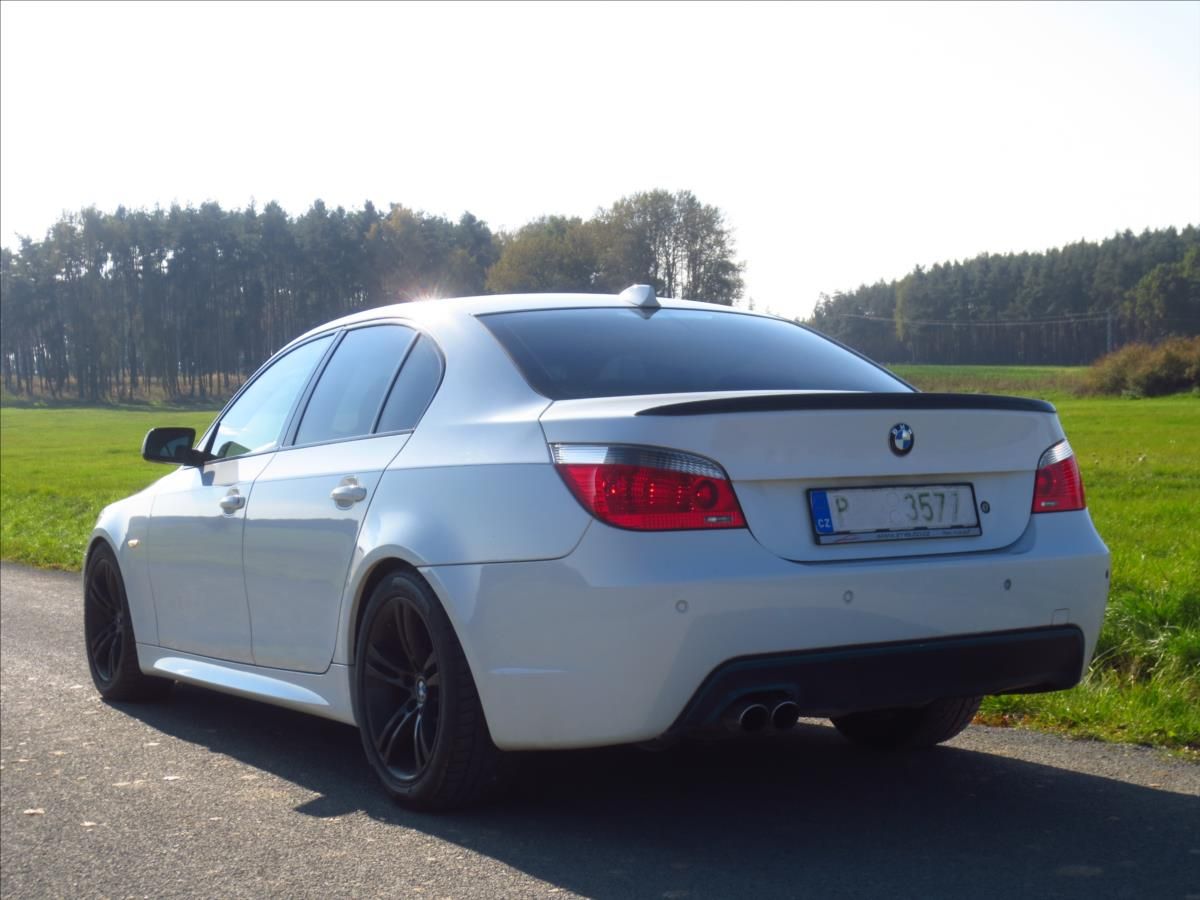 BMW Řada 5, 4,8   550i V8, sbírkový stav - fotka 5