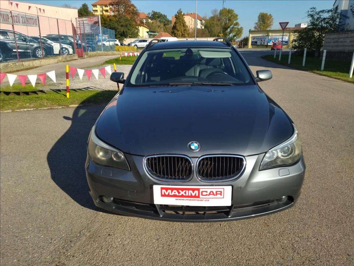 BMW Řada 5, 2,5 525d Touring - fotka 2