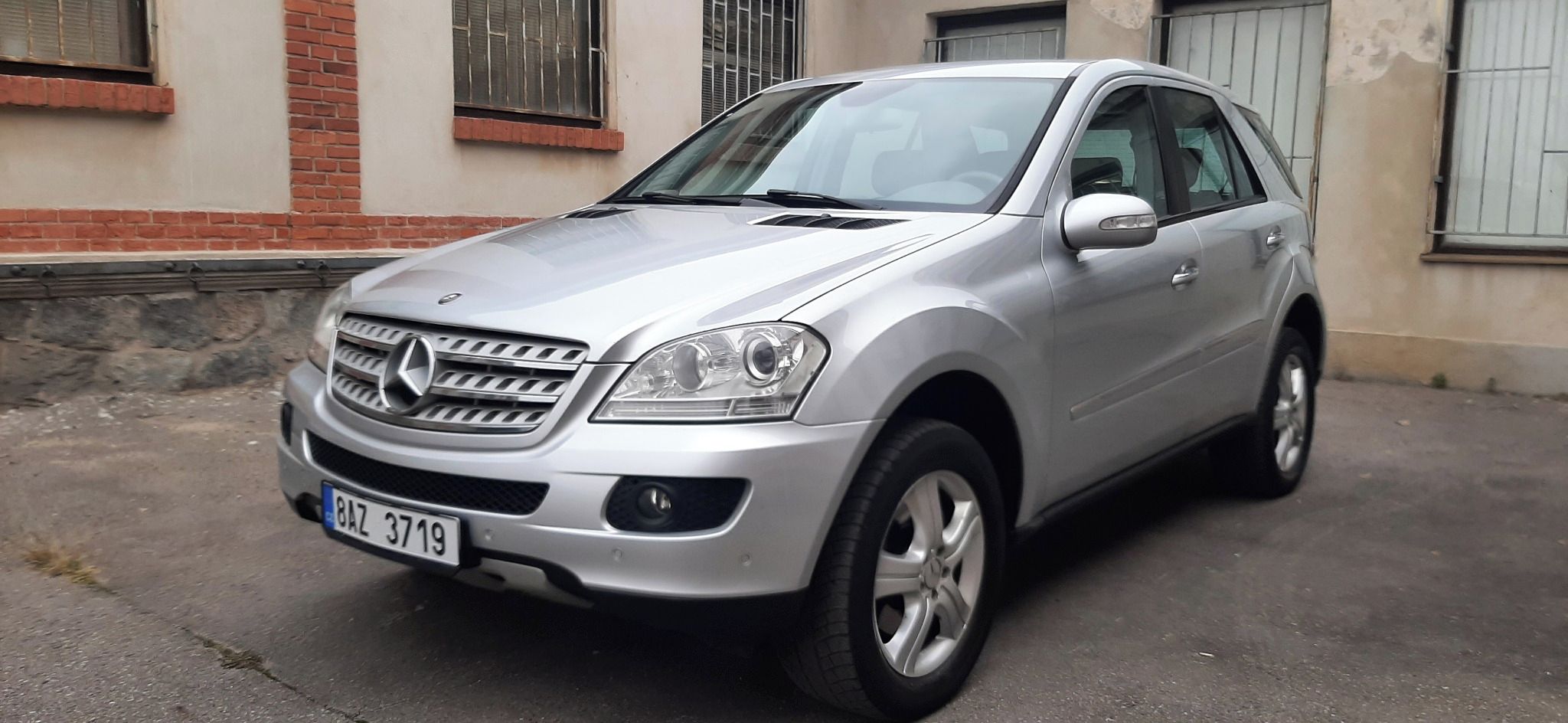 Mercedes-Benz Třídy M, 320CDI 4M NAVI-KUŽE-ALCANTARA - fotka 4