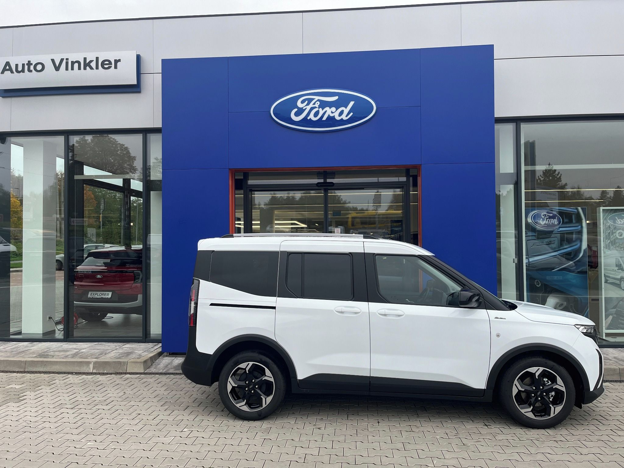 Ford Tourneo Courier, Active 1.0 EcoBoost 92kW man. - fotka 3