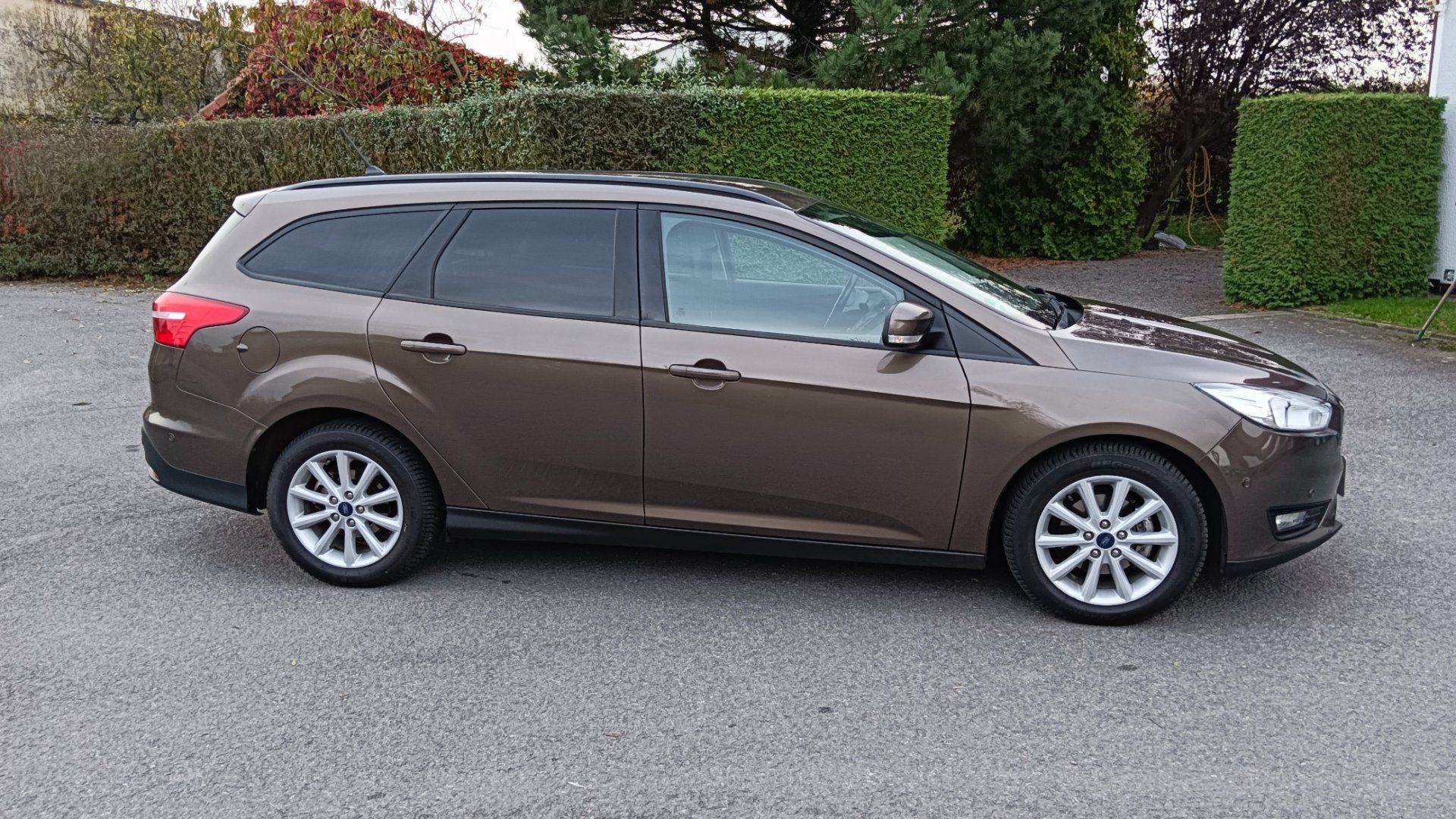 Ford Focus, 1.0 I 92 KW - fotka 3