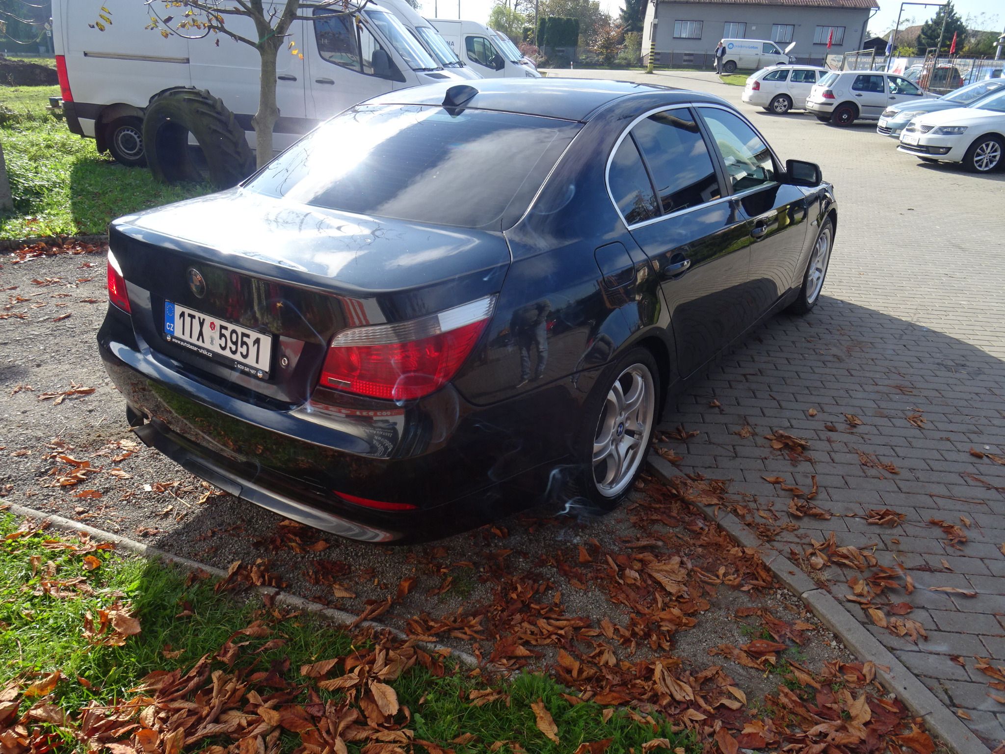 BMW Řada 5, 520D - fotka 5