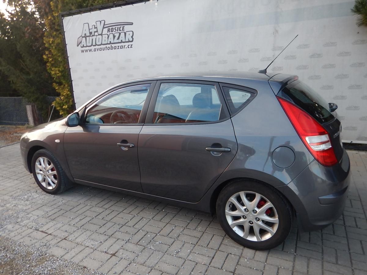 Hyundai i30, 2.0 CRdi 103 kw Premium - fotka 3