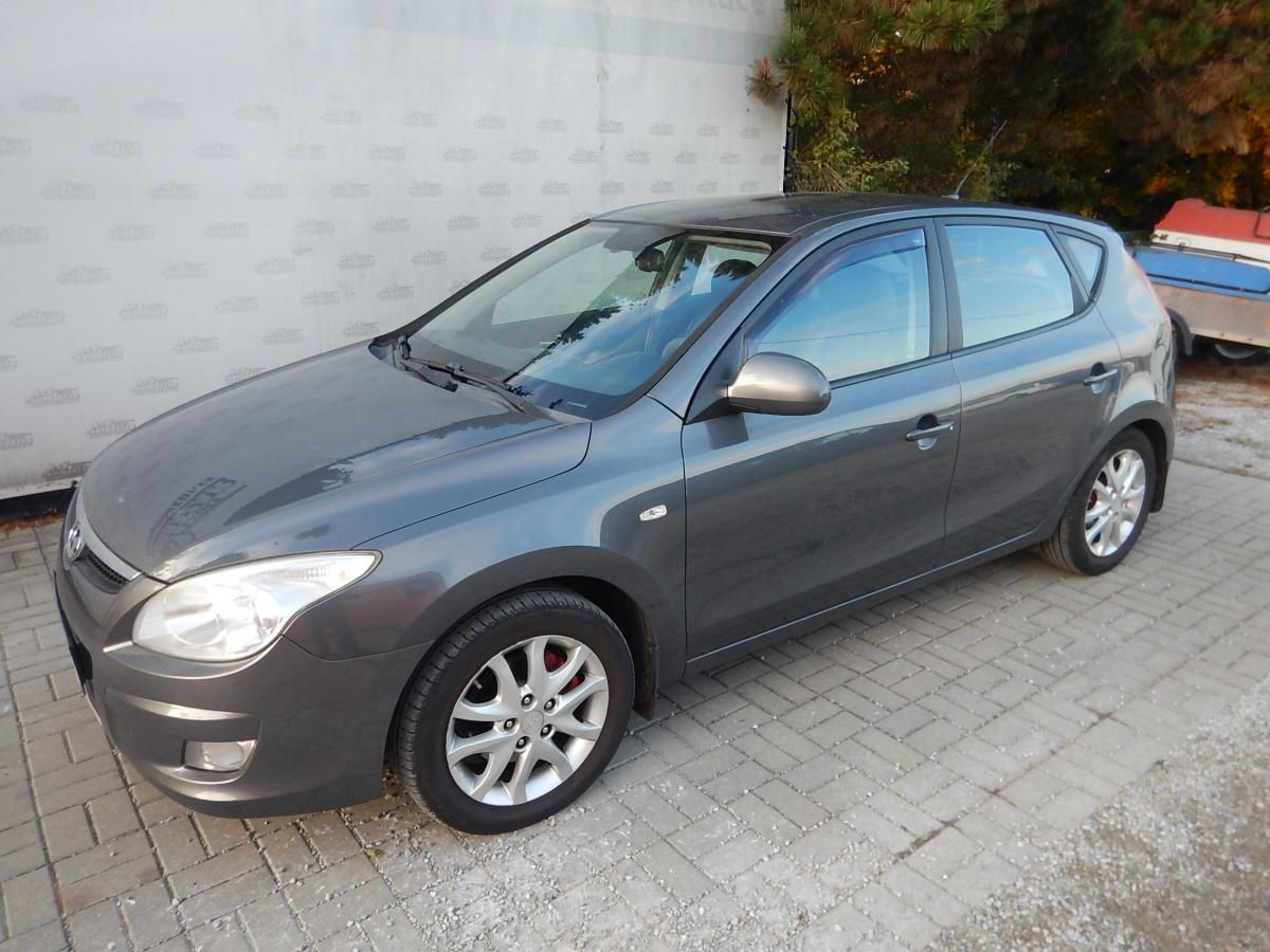 Hyundai i30, 2.0 CRdi 103 kw Premium - fotka 2