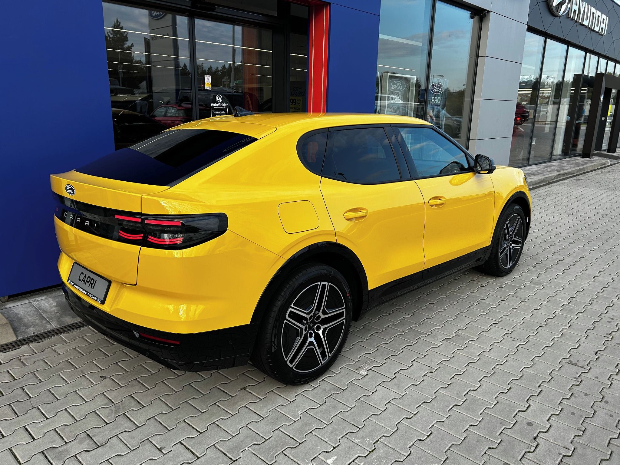 Ford Capri, Premium AWD 79 kWh 250kW - fotka 6