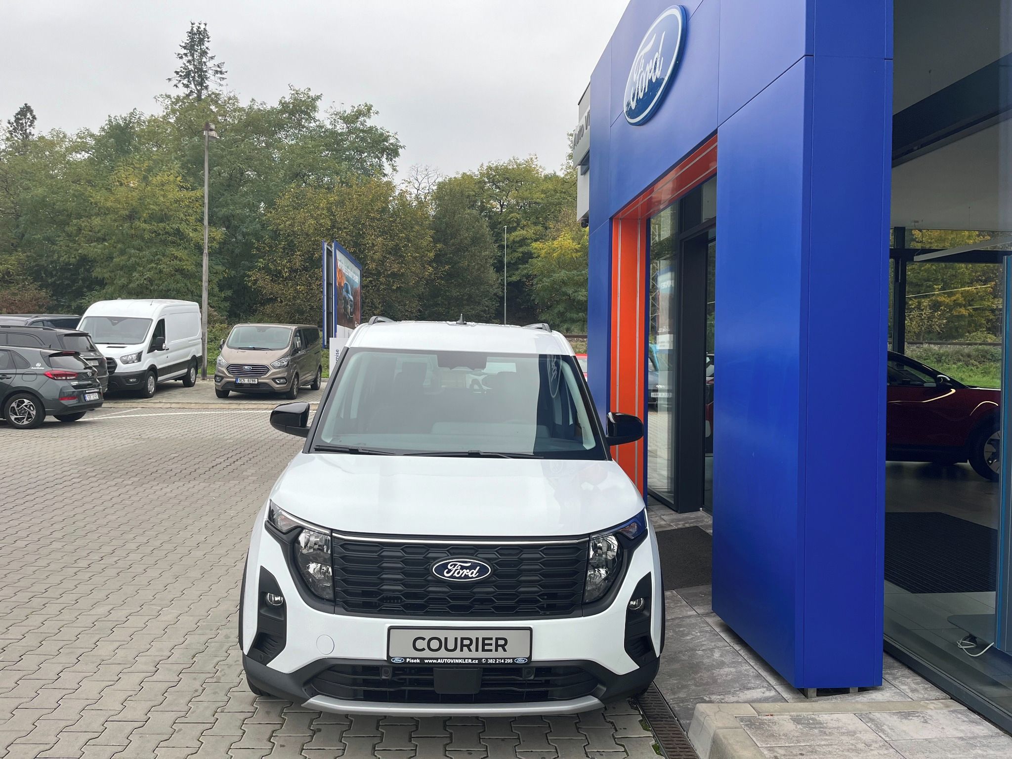 Ford Tourneo Courier, Active 1.0 EcoBoost 92kW man. - fotka 2