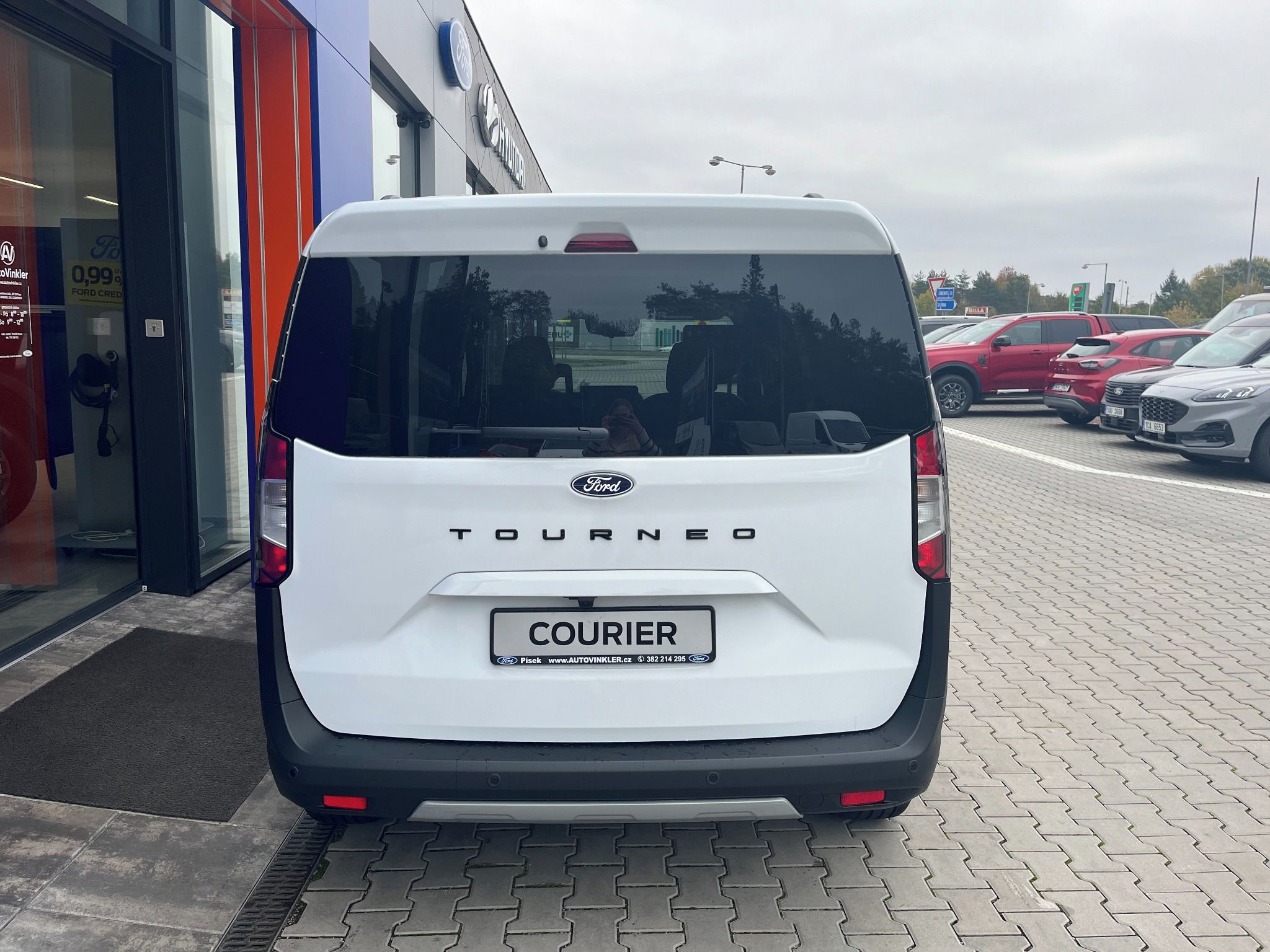 Ford Tourneo Courier, Active 1.0 EcoBoost 92kW man. - fotka 4