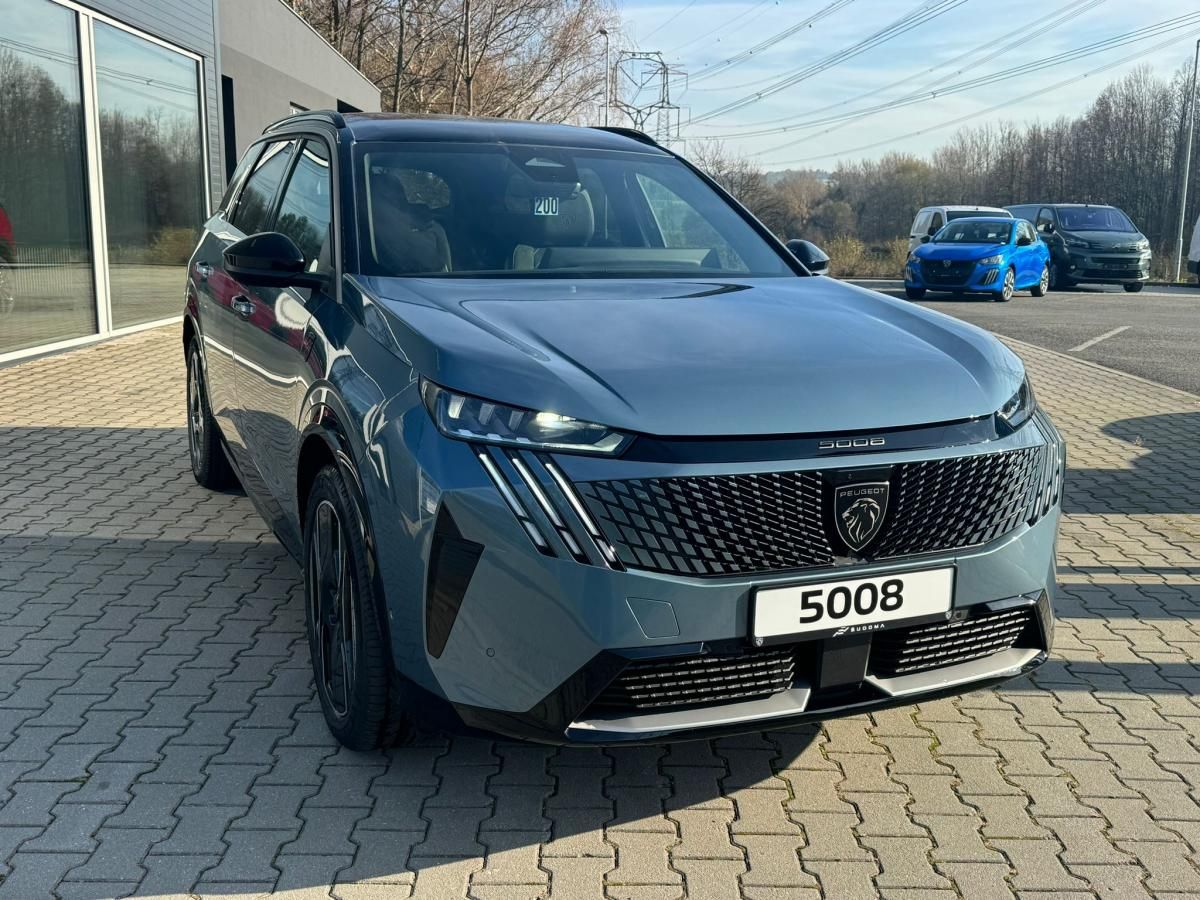 Peugeot 5008, GT Elektromotor 157 kW / 210 k