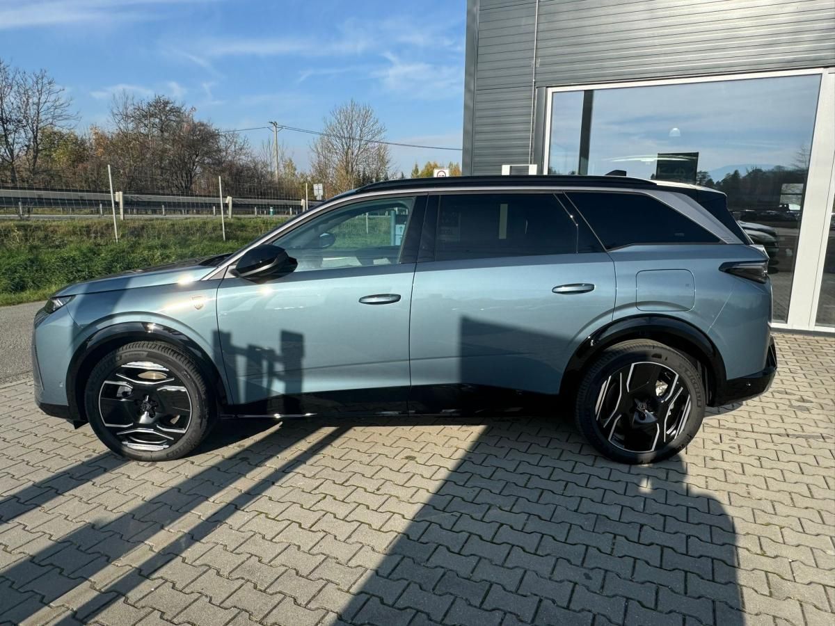 Peugeot 5008, GT Elektromotor 157 kW / 210 k - fotka 5
