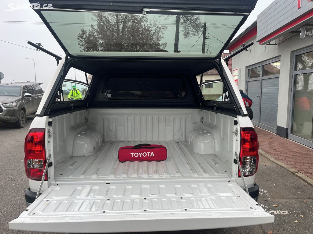 Toyota Hilux, fotka 12